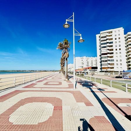 Gatu Arena " Preferente Mayores De 25 Anos Y Familias " El Puerto de Santa María Buitenkant foto